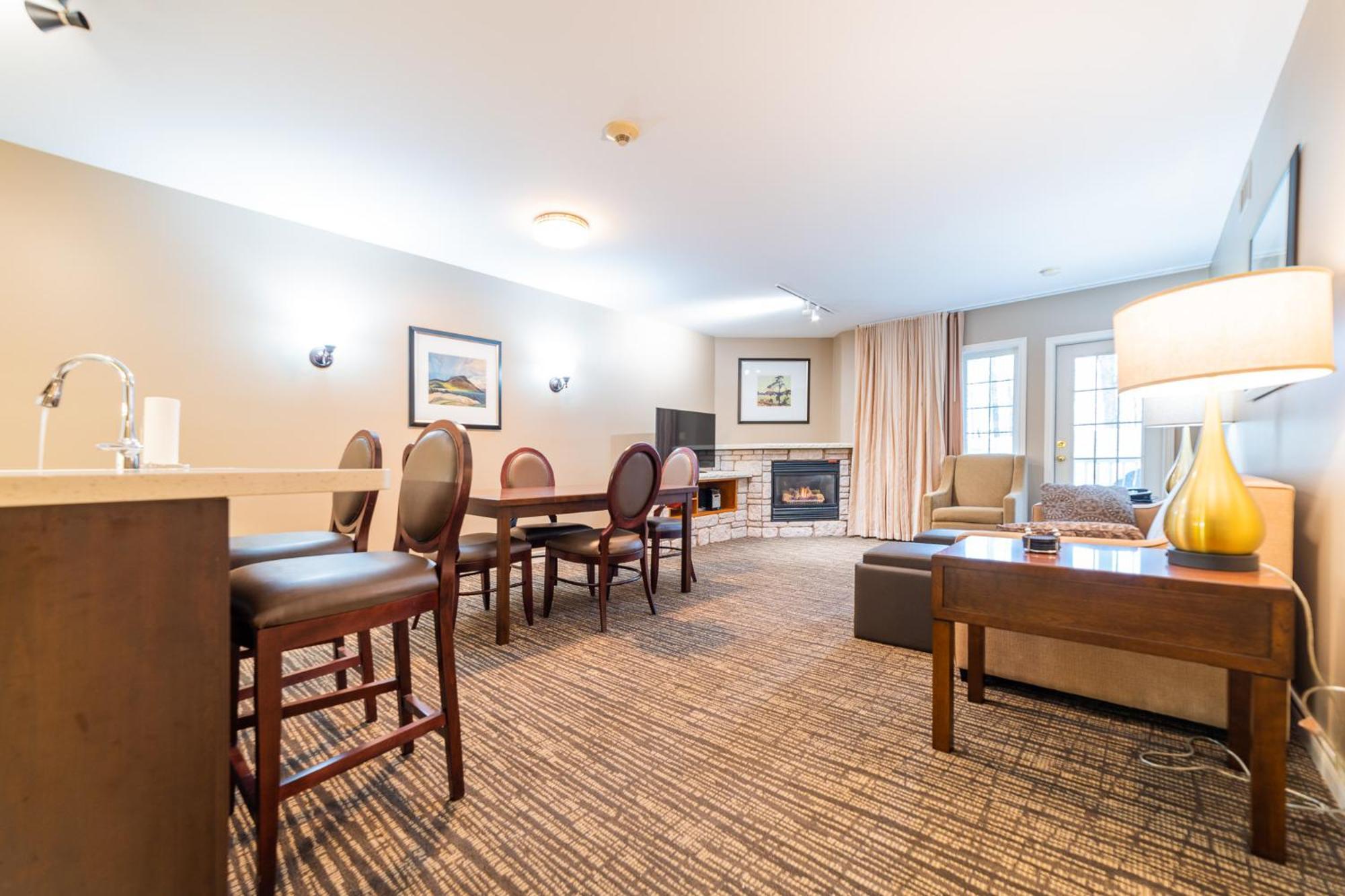 Horseshoe Valley Suites - The Azure Shanty Bay Exteriör bild